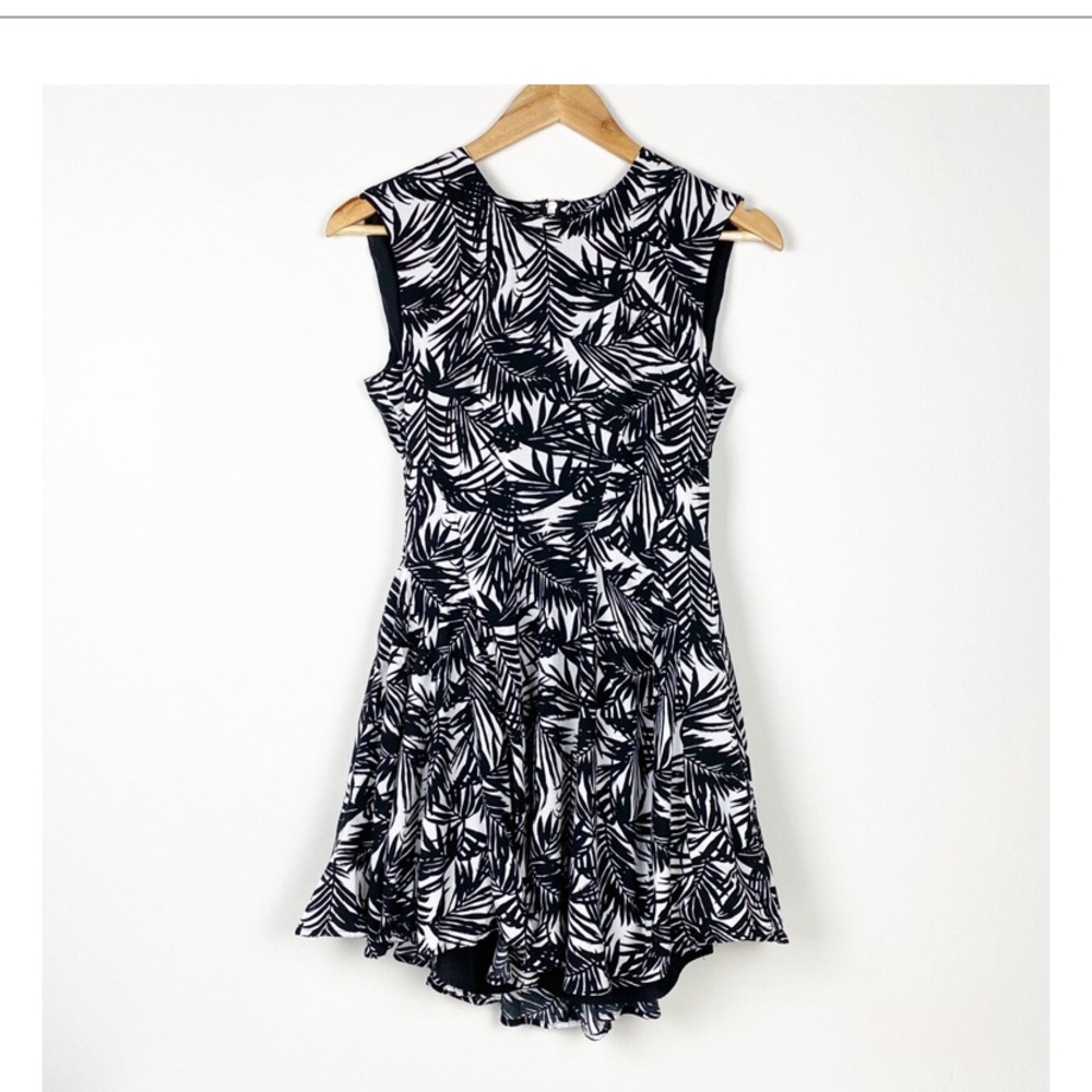 H&M Black/ White Leaves Print Mini Dress Exposed Back Zipper size 10